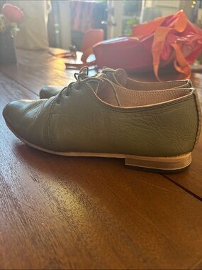 Moroccan Olive Green Leather Lace-Up Flats